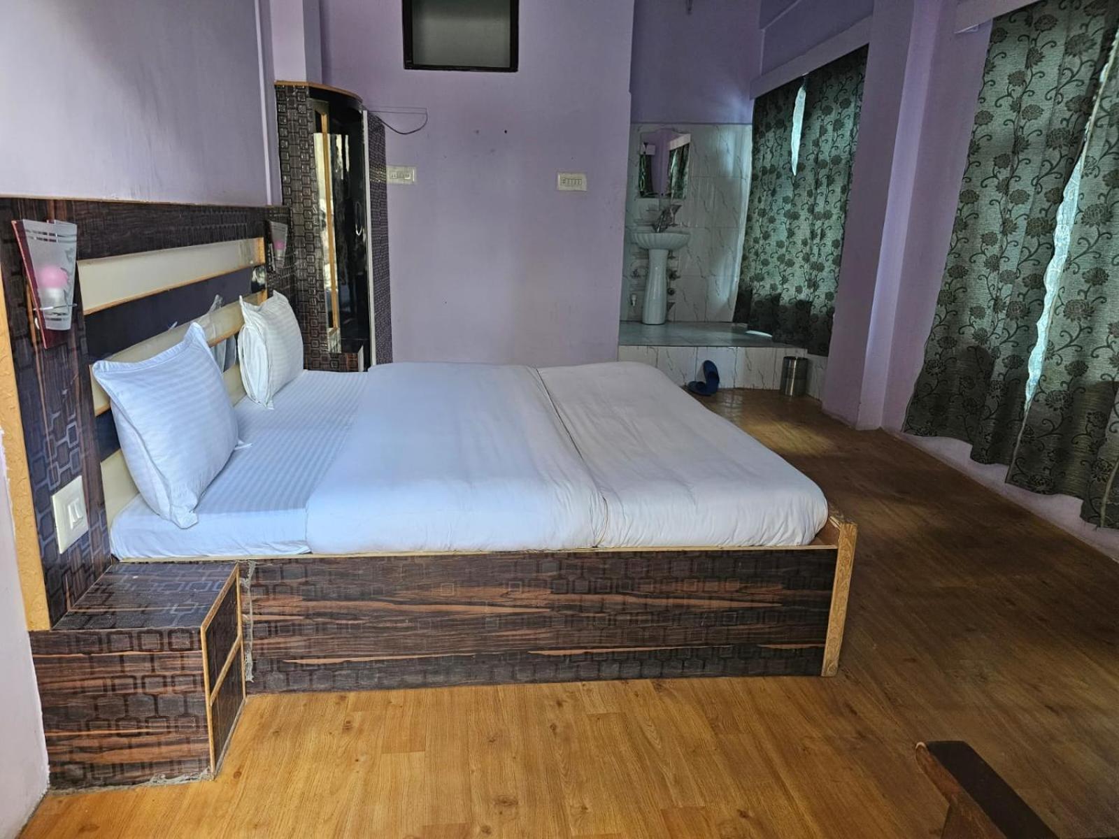 Hotel Afzal And Restaurant Kargil Dış mekan fotoğraf