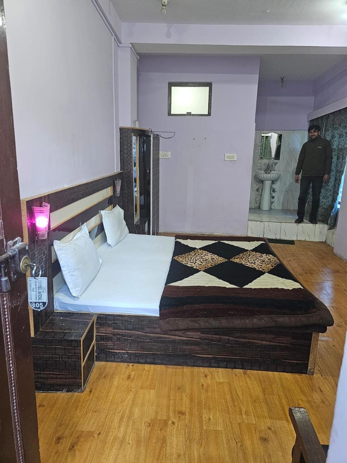 Hotel Afzal And Restaurant Kargil Dış mekan fotoğraf
