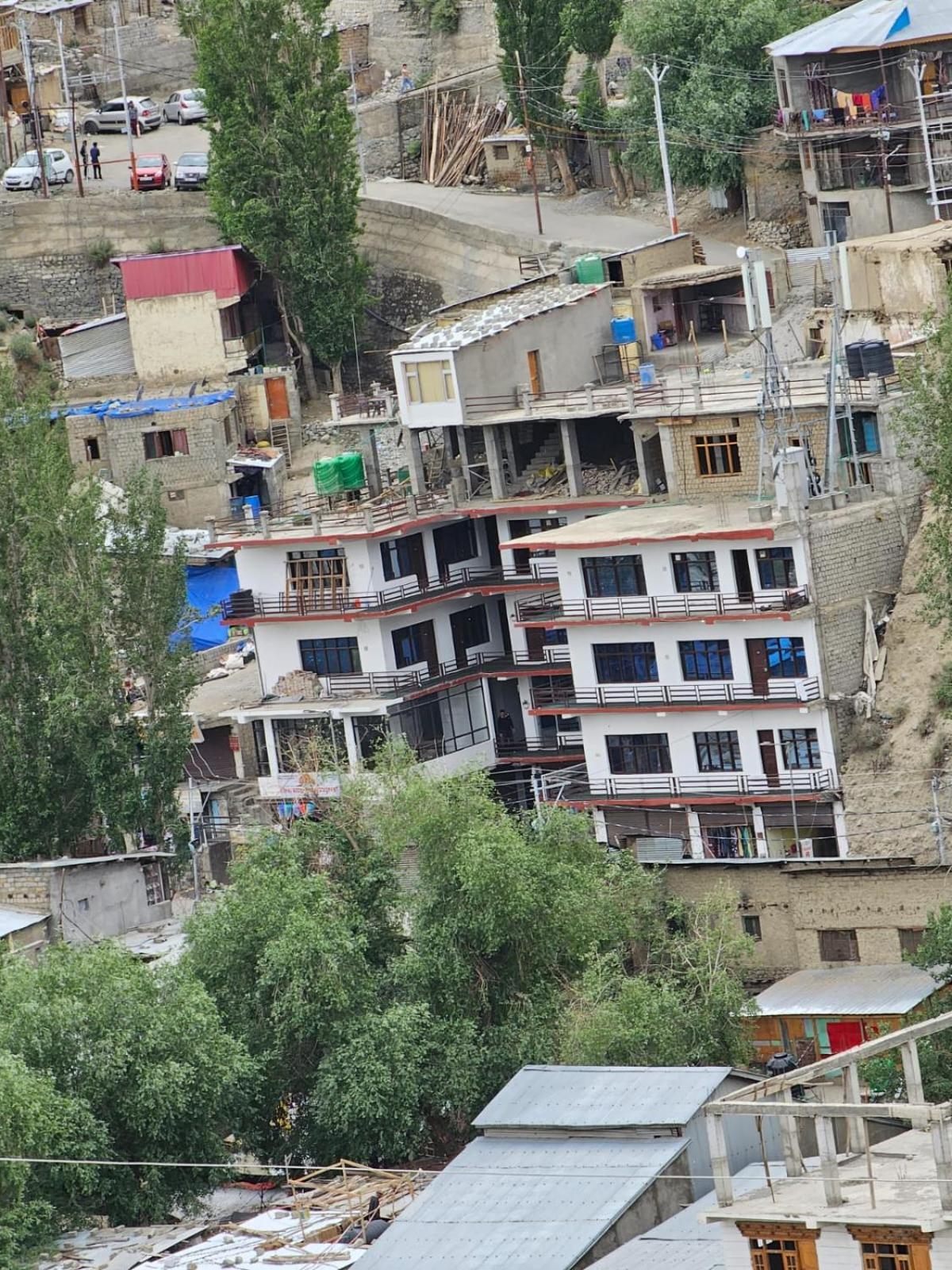 Hotel Afzal And Restaurant Kargil Dış mekan fotoğraf