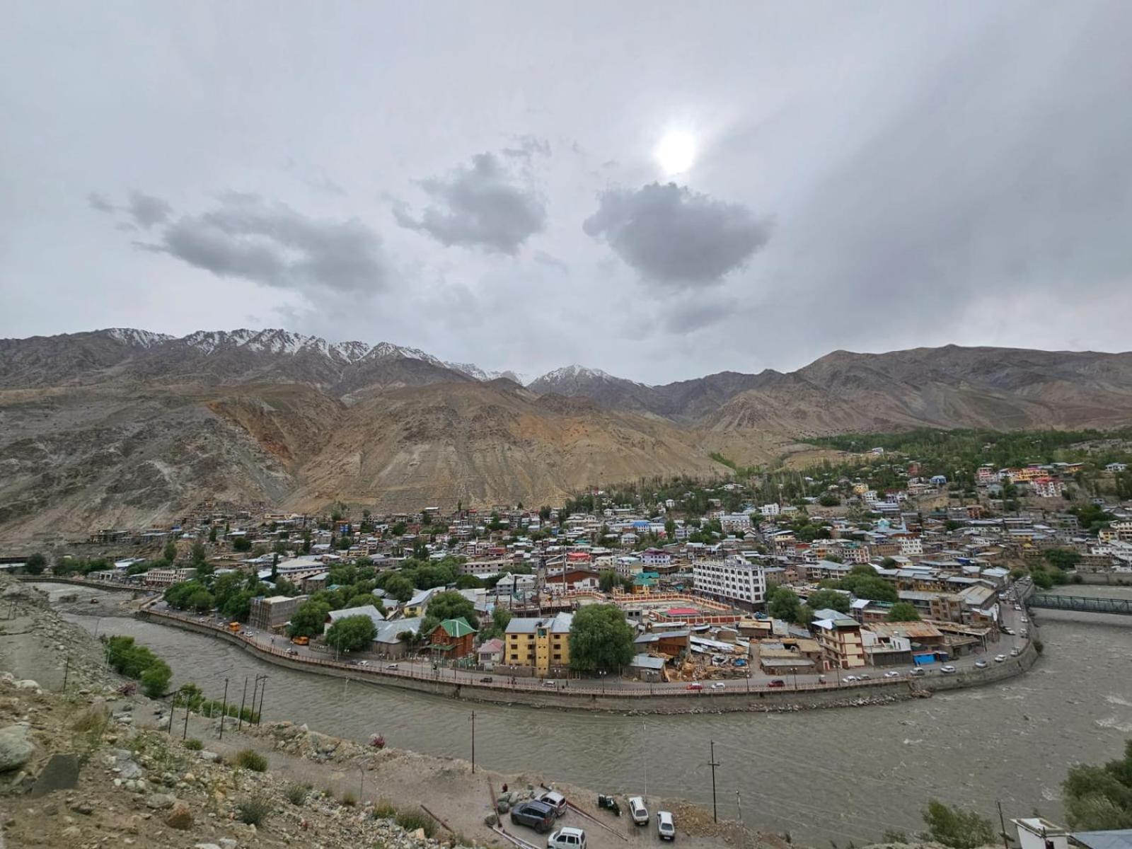 Hotel Afzal And Restaurant Kargil Dış mekan fotoğraf